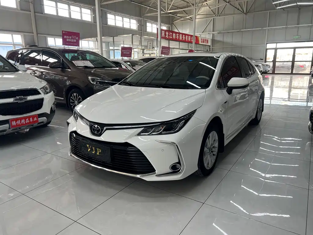 Toyota Corolla — фото 1