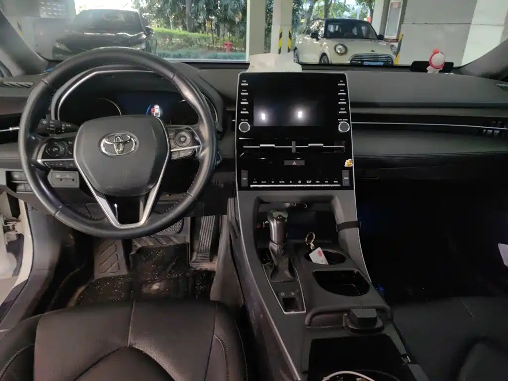 Toyota Avalon — фото 10