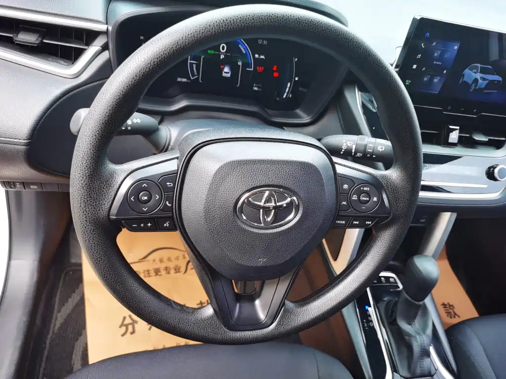 Toyota Corolla Cross — фото 9