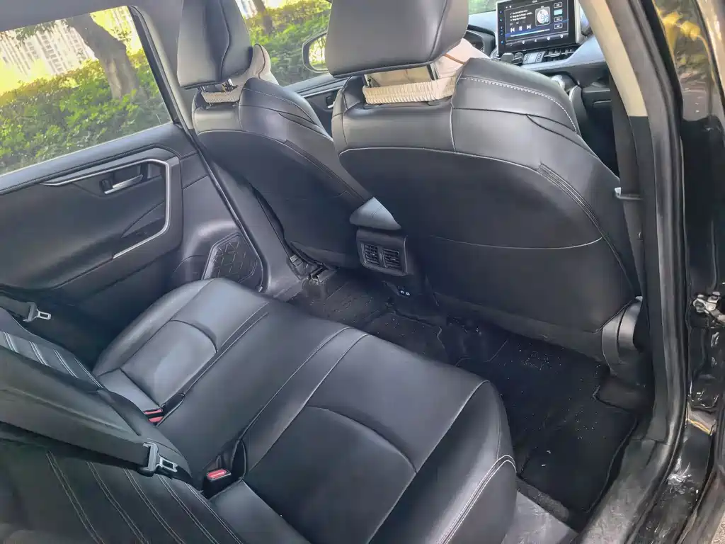 Toyota Wildlander — фото 13