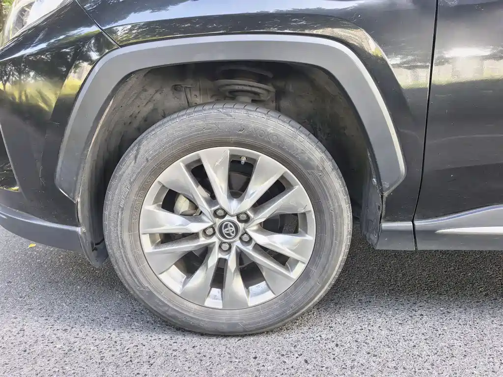 Toyota Wildlander — фото 17