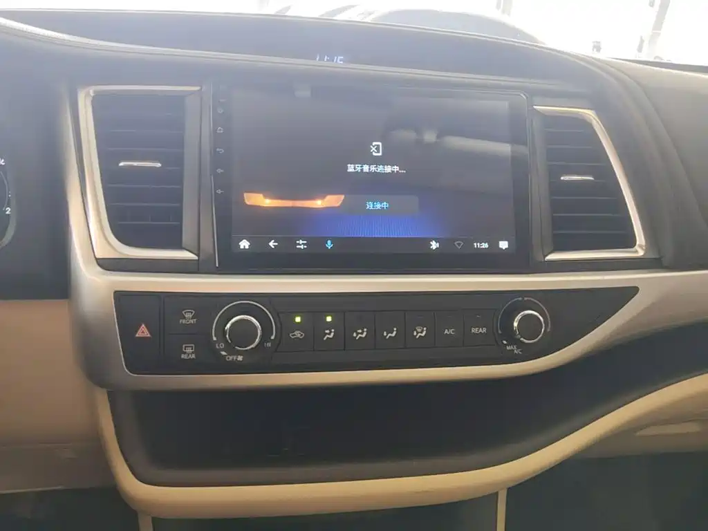 Toyota Highlander — фото 13