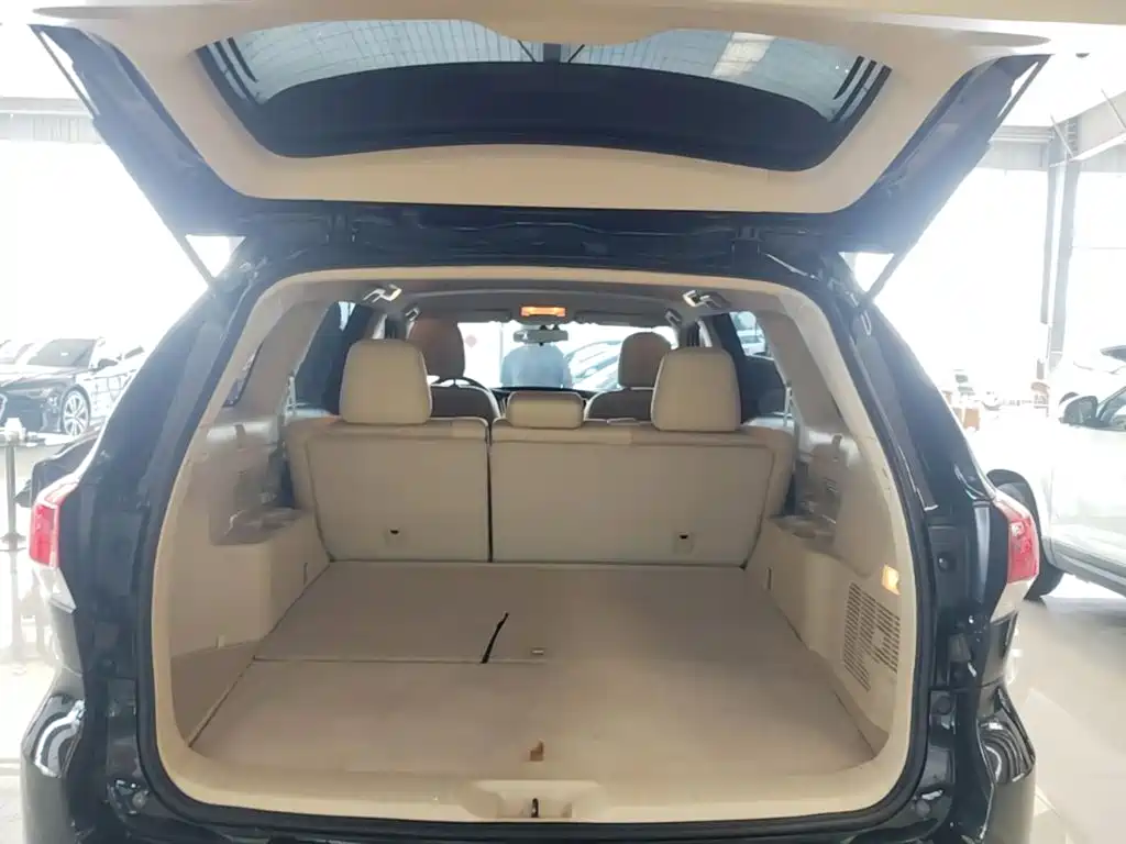 Toyota Highlander — фото 19
