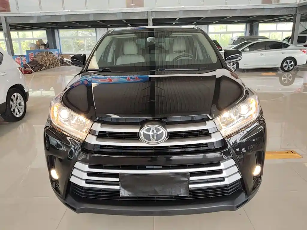 Toyota Highlander — фото 3