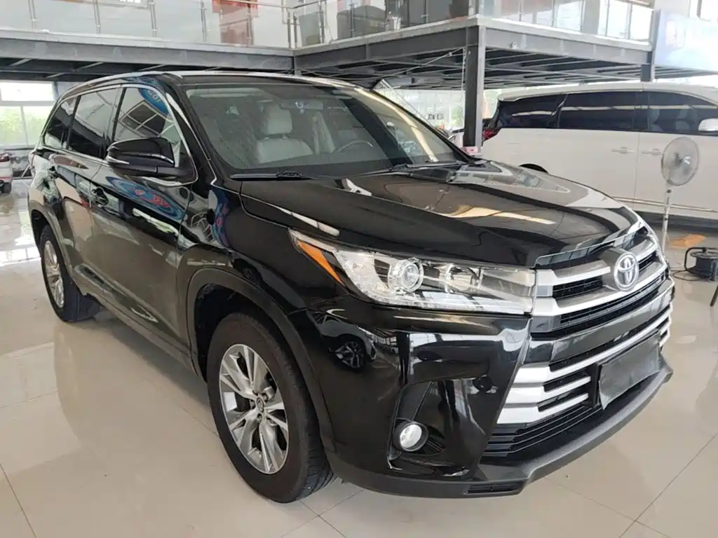 Toyota Highlander — фото 4