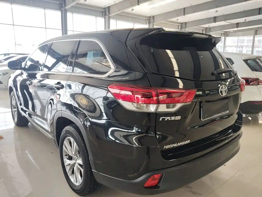 Toyota Highlander — фото 5