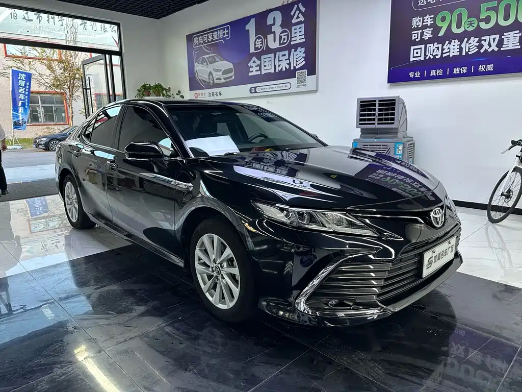 Toyota Camry — фото 3