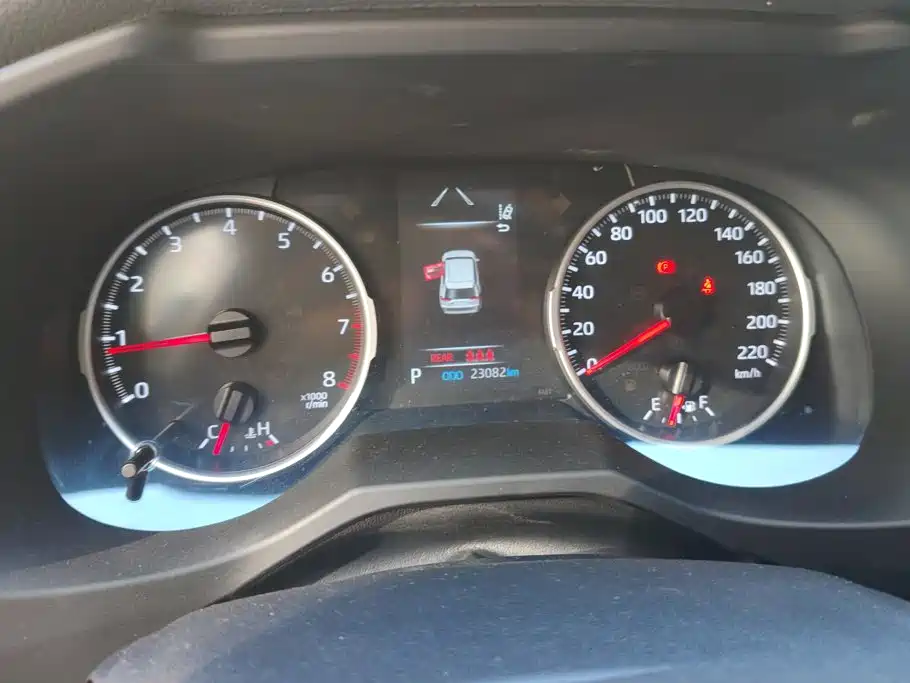 Toyota RAV4 — фото 14