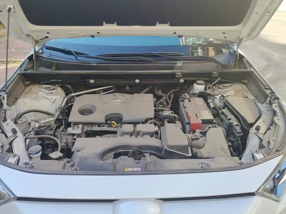 Toyota RAV4 — фото 10