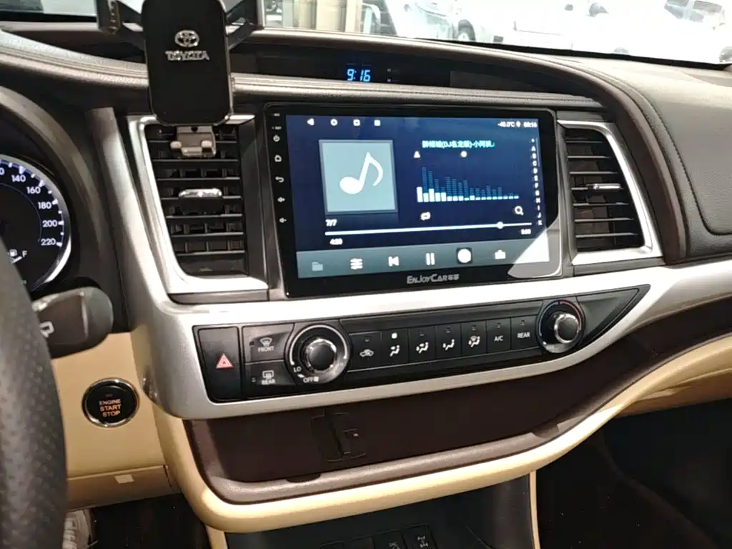 Toyota Highlander — фото 13