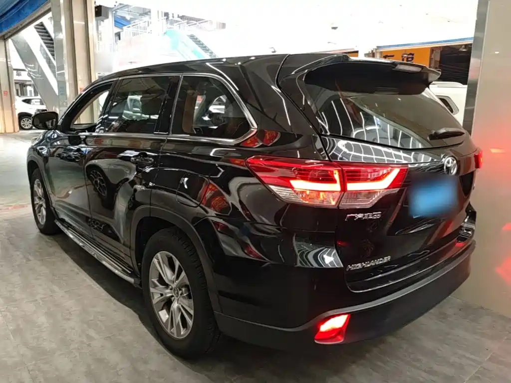 Toyota Highlander — фото 5