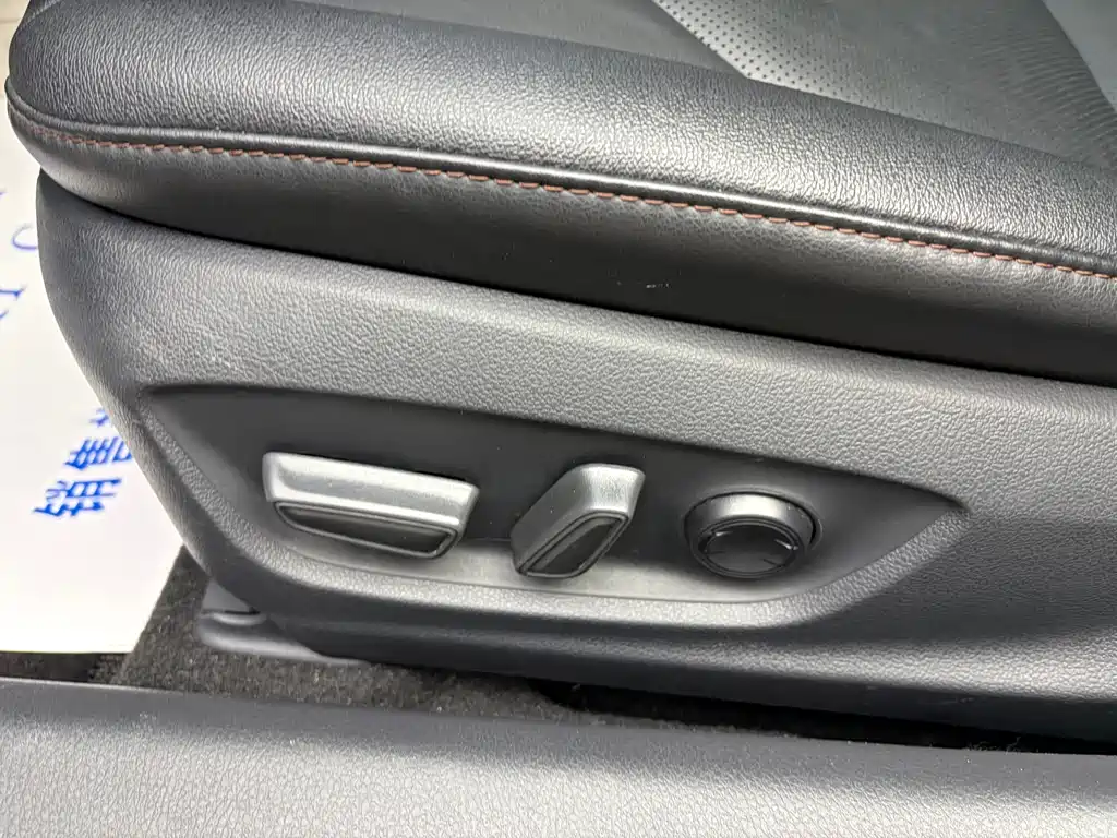 Toyota Camry — фото 11