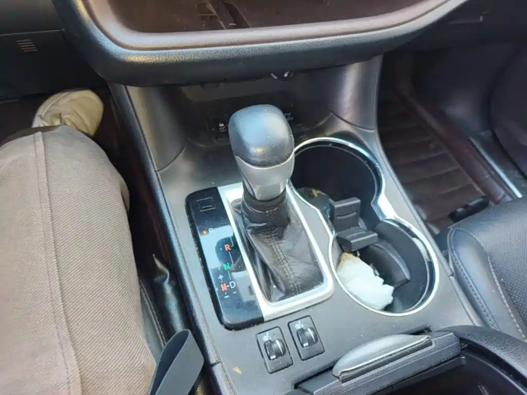 Toyota Highlander — фото 14