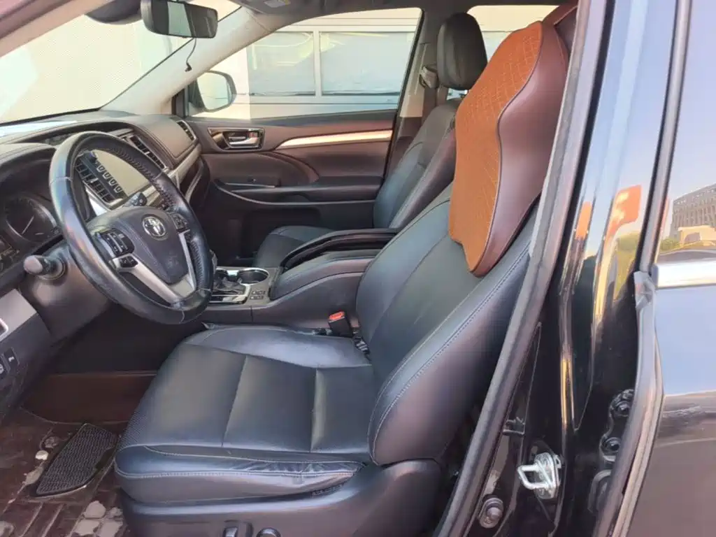 Toyota Highlander — фото 15