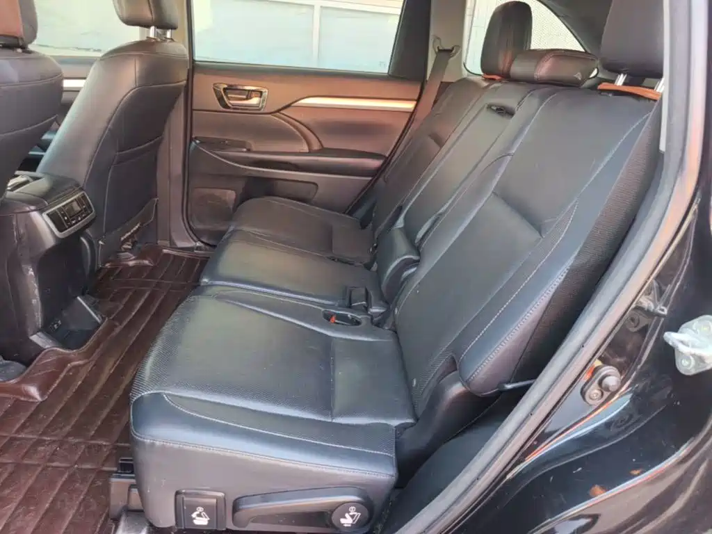 Toyota Highlander — фото 17