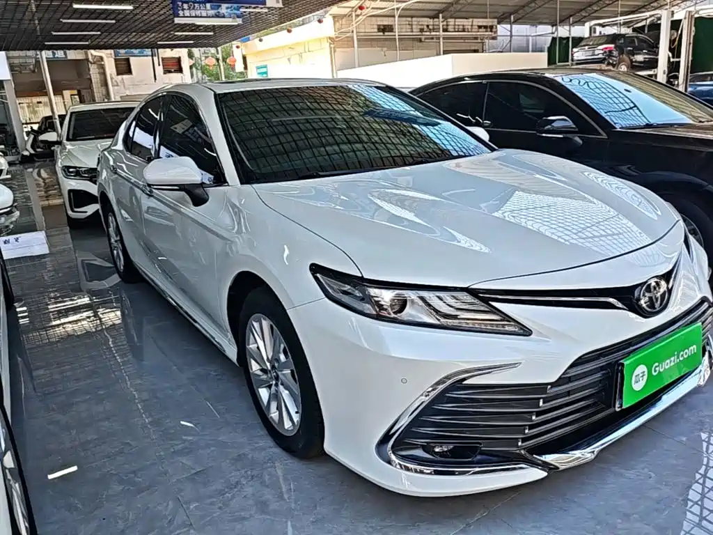 Toyota Camry — фото 4