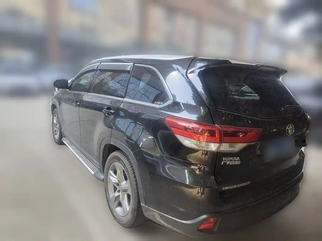 Toyota Highlander — фото 4