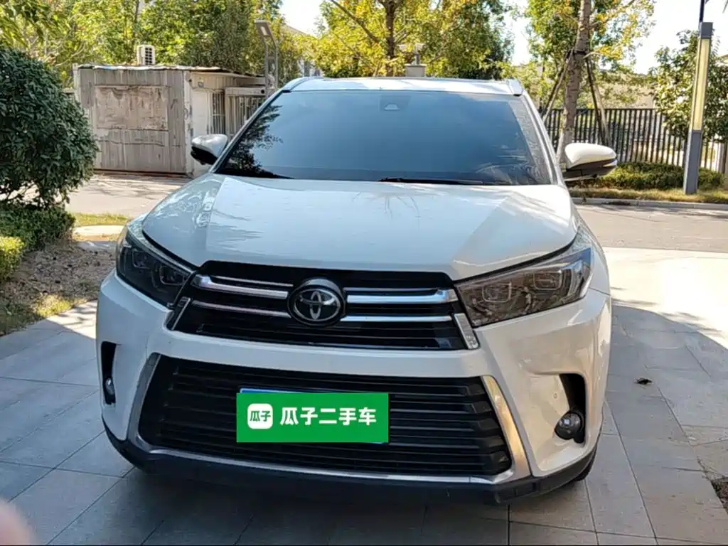 Toyota Highlander — фото 2