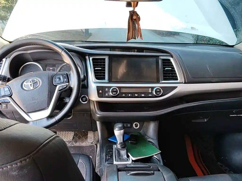 Toyota Highlander — фото 5