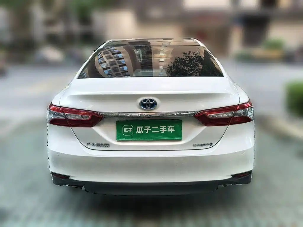 Toyota Camry — фото 3