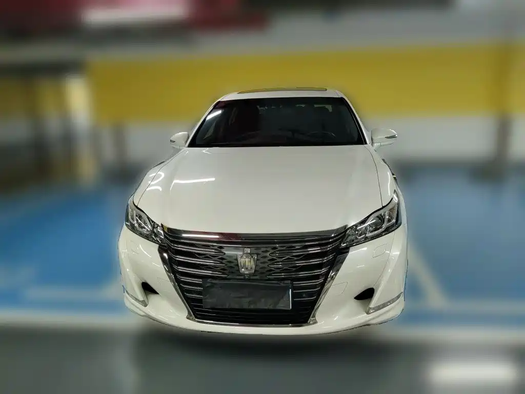 Toyota Crown — фото 2