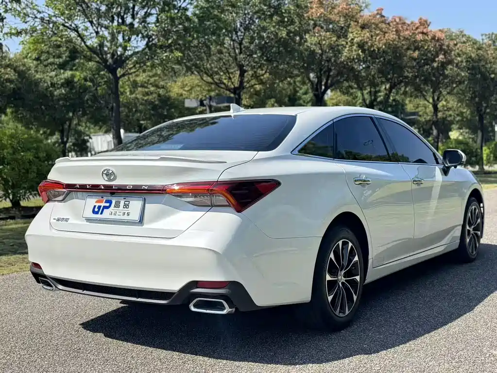 Toyota Avalon — фото 6
