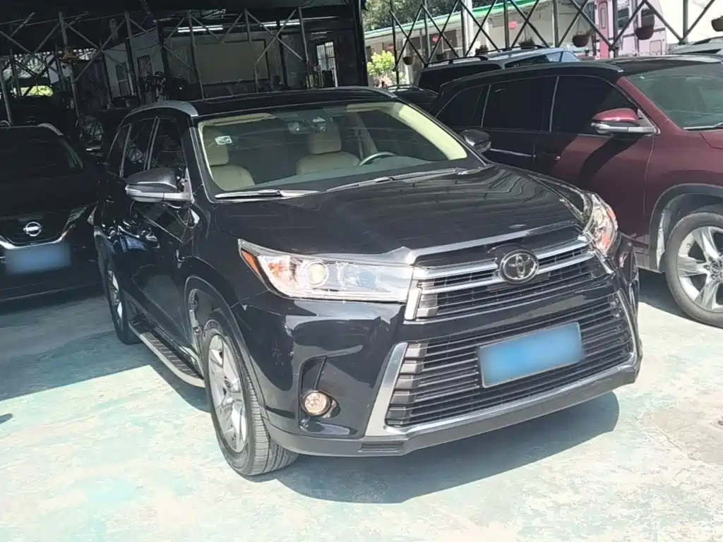 Toyota Highlander — фото 4