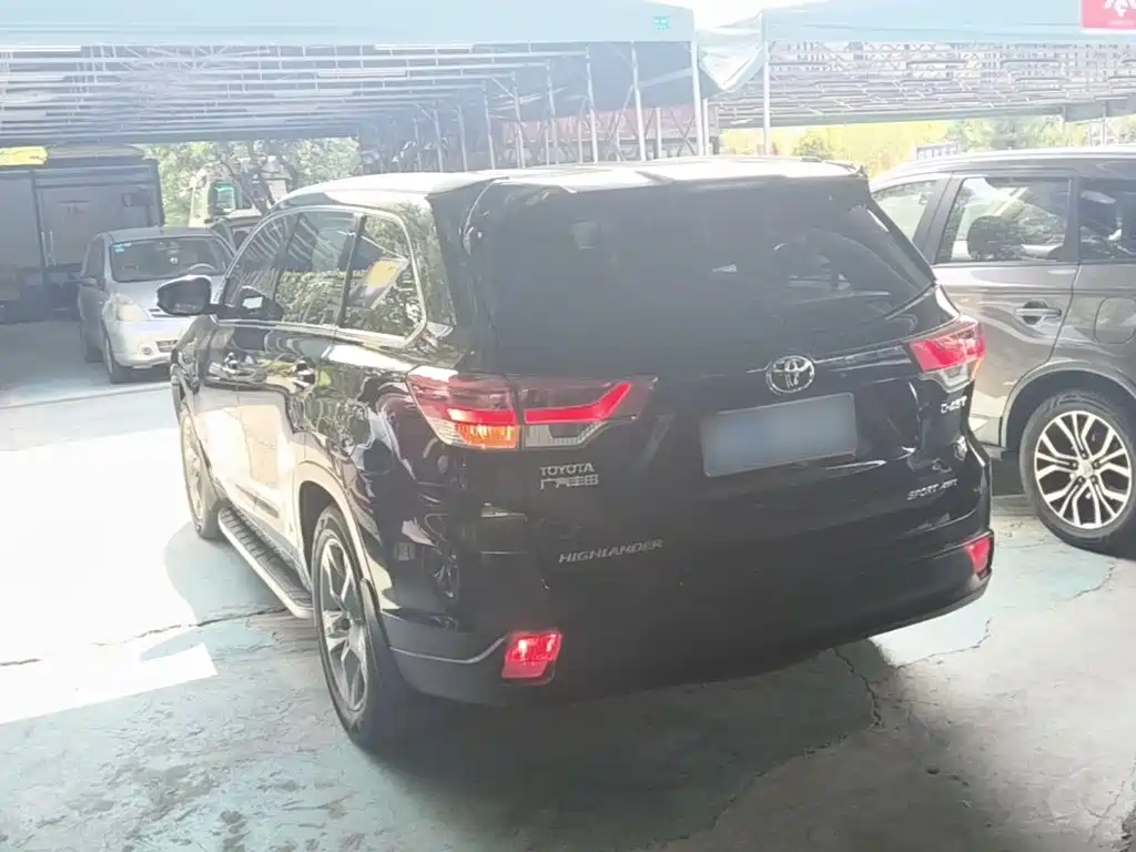 Toyota Highlander — фото 5