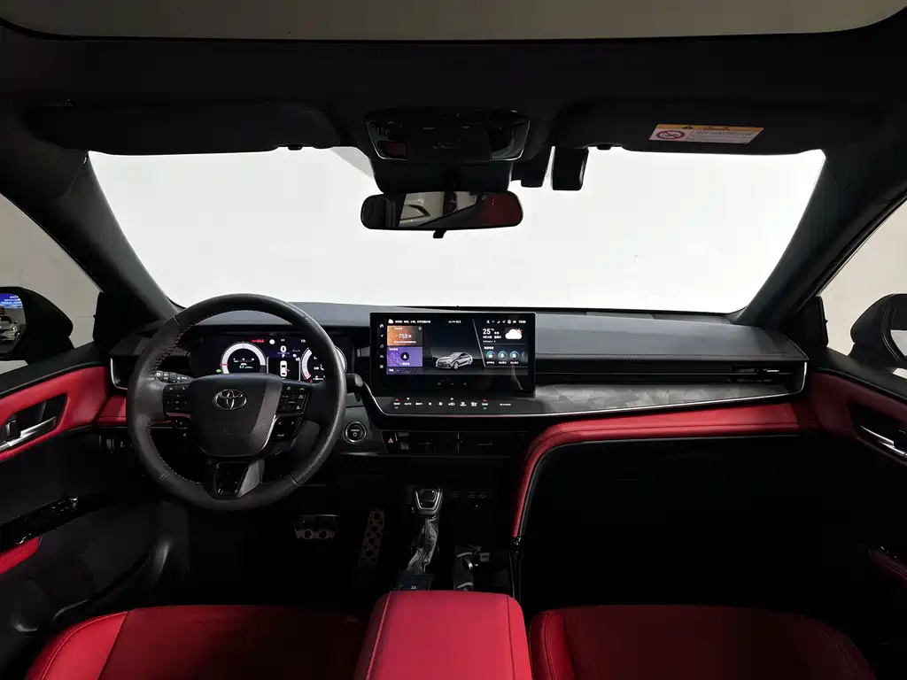 Toyota Camry — фото 7