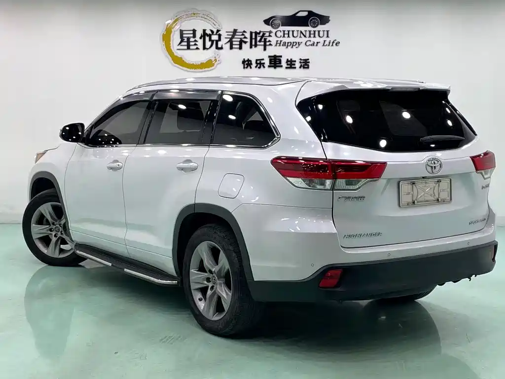 Toyota Highlander — фото 7