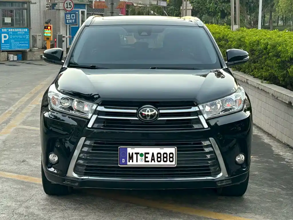 Toyota Highlander — фото 2