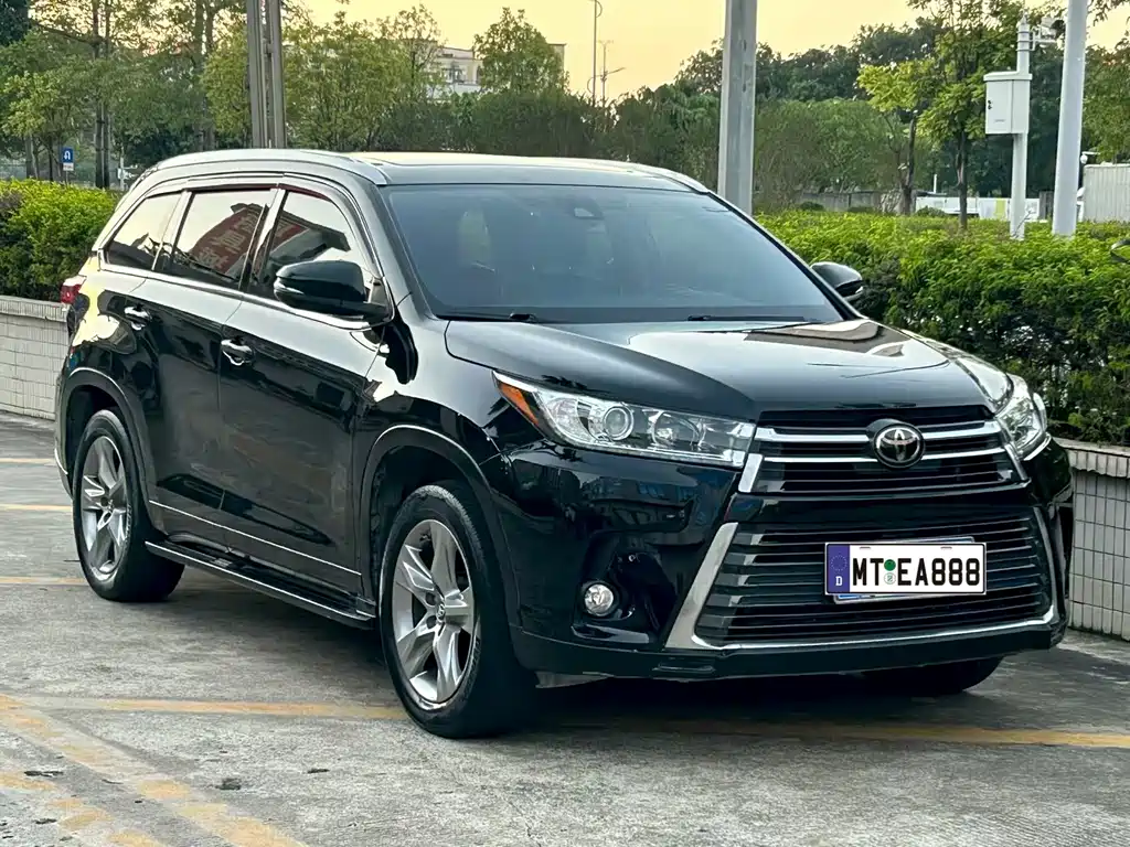 Toyota Highlander — фото 3