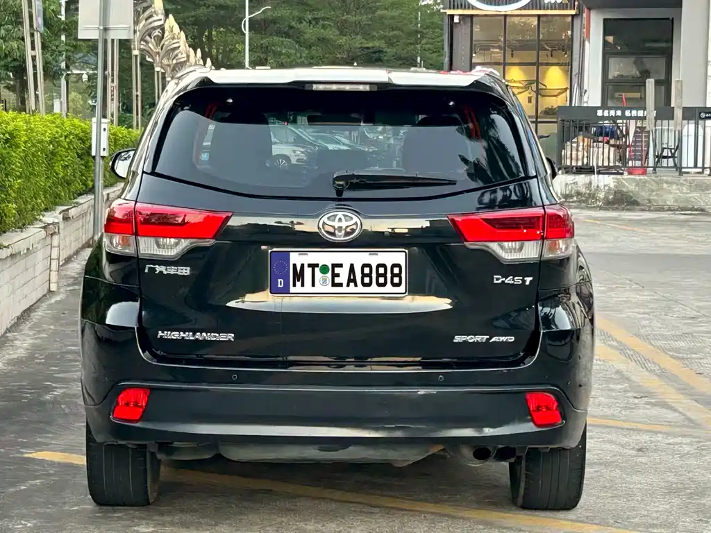 Toyota Highlander — фото 4