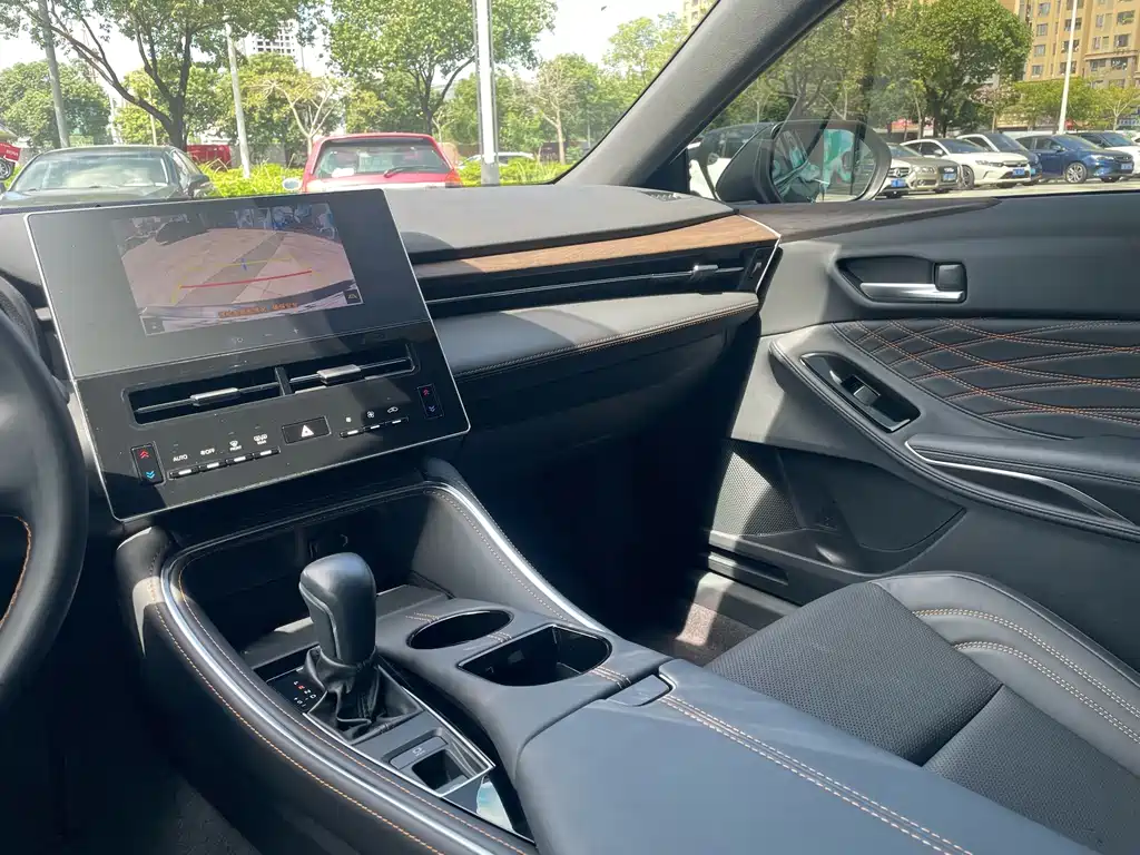 Toyota Avalon — фото 19