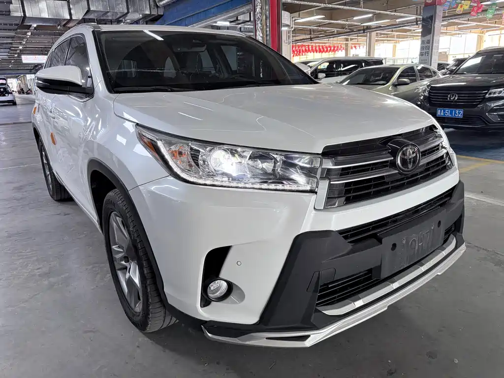 Toyota Highlander — фото 3