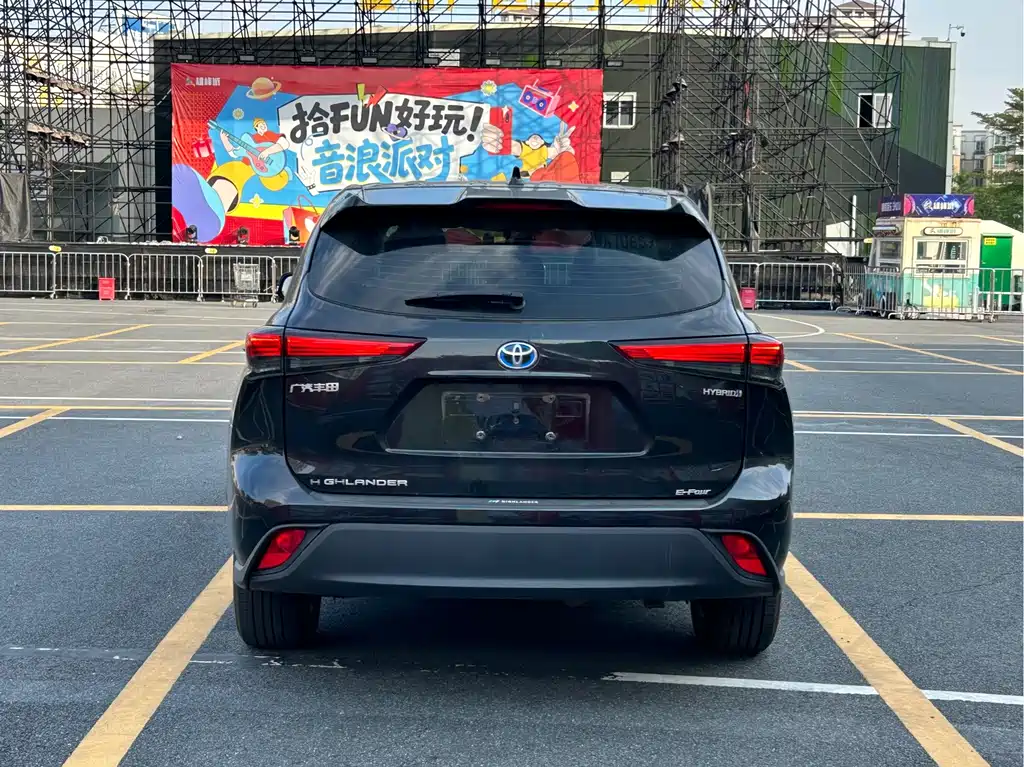 Toyota Highlander — фото 3