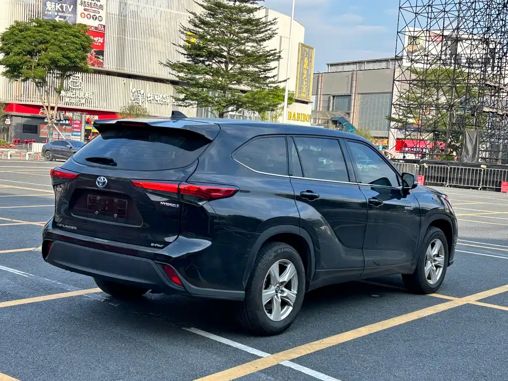 Toyota Highlander — фото 4