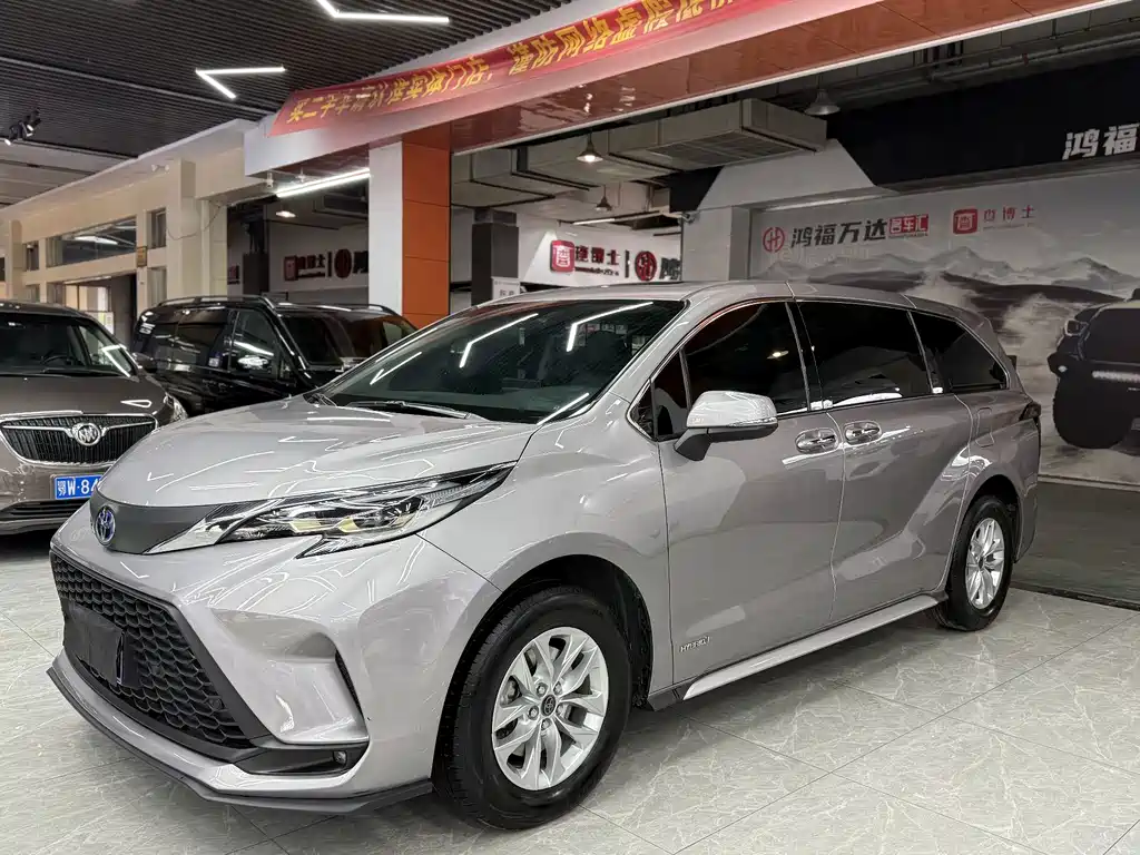 Toyota Granvia — фото 3