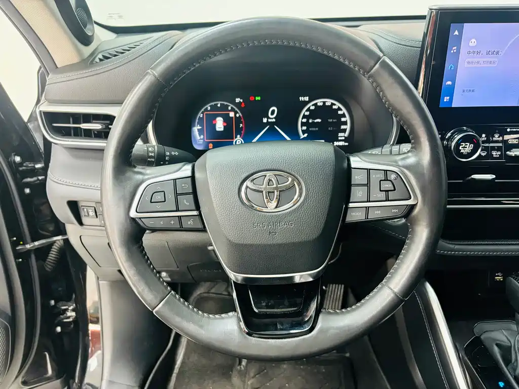Toyota Highlander — фото 19