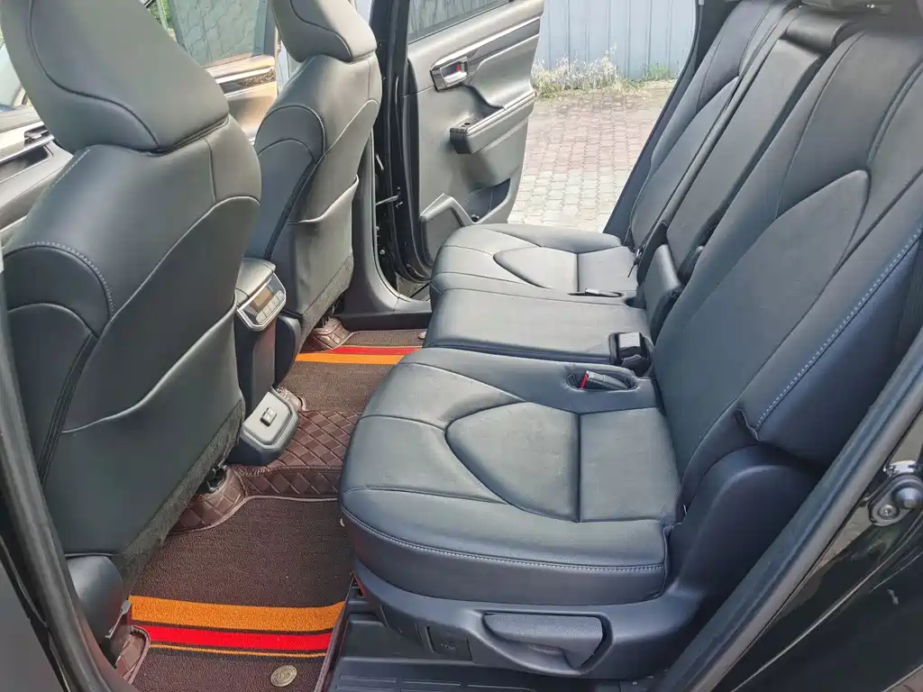 Toyota Highlander — фото 11