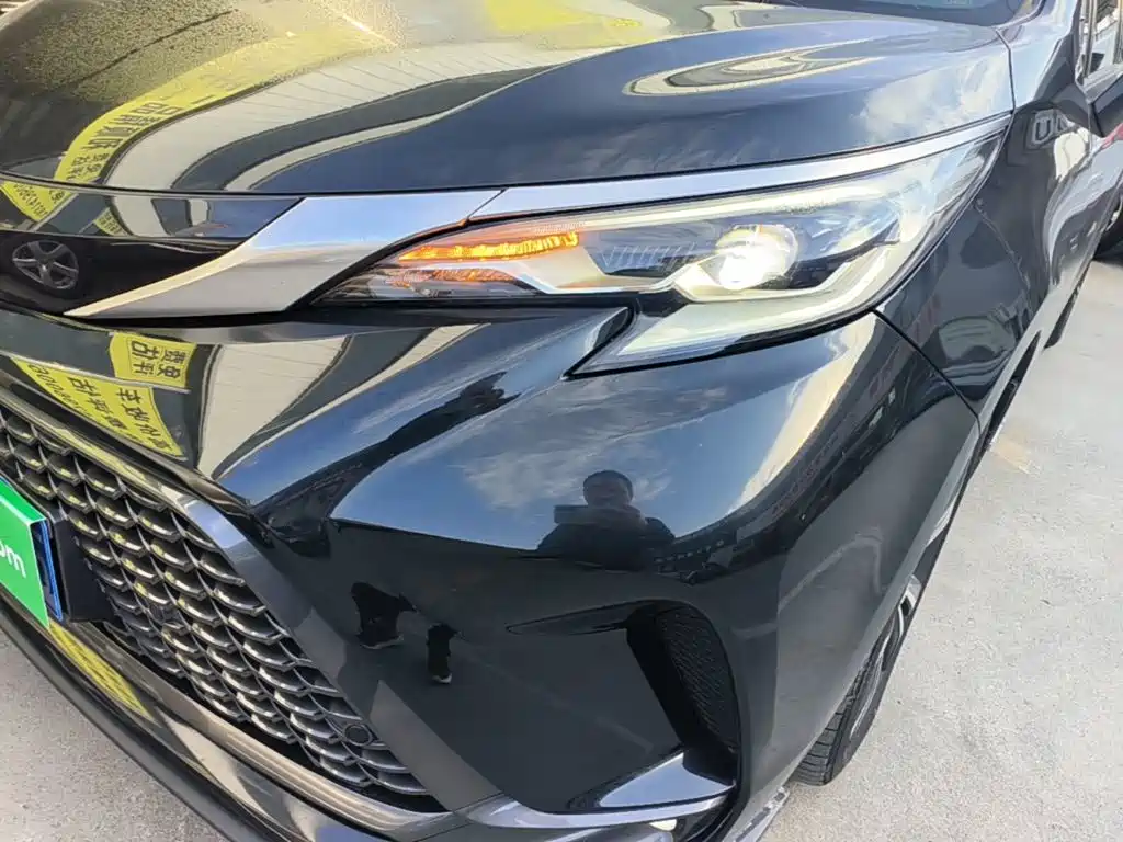 Toyota Granvia — фото 24
