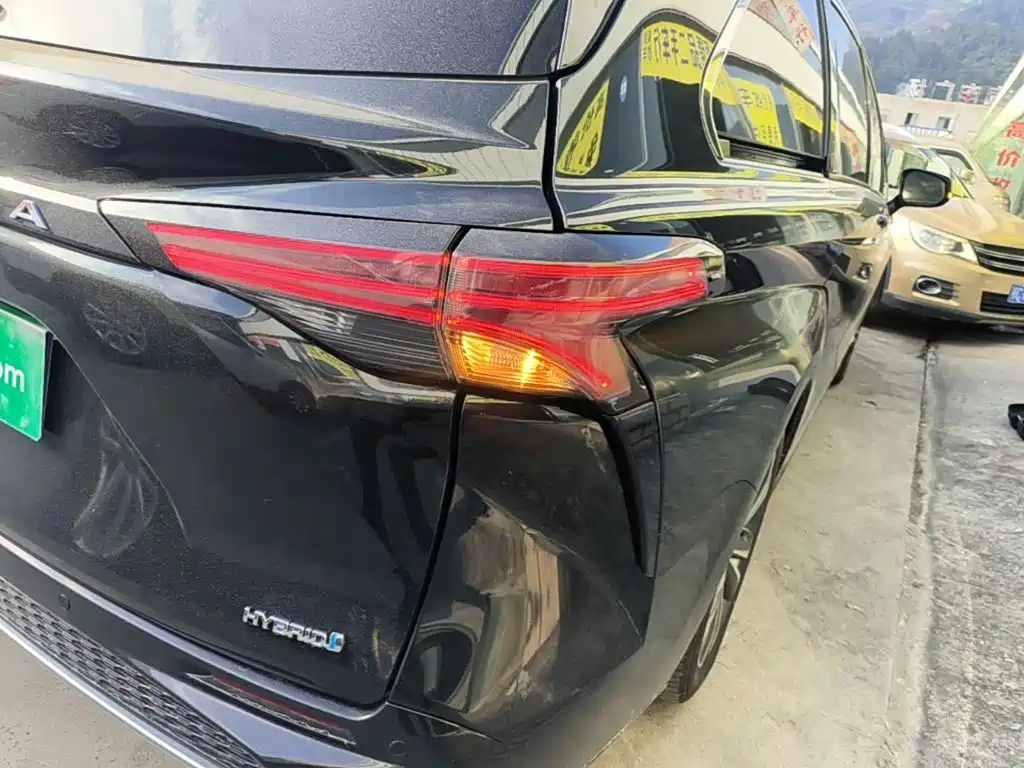 Toyota Granvia — фото 8