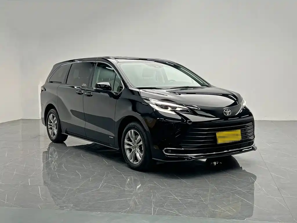 Toyota Sienna — фото 8