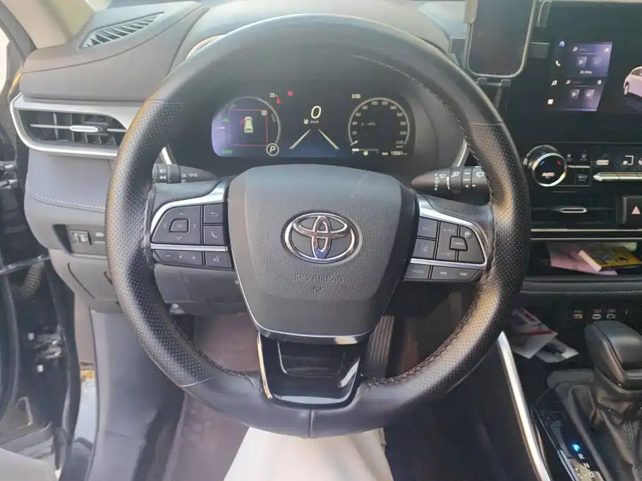 Toyota Highlander — фото 15