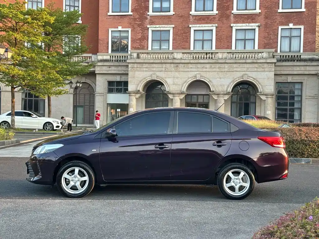 Toyota Vios — фото 11
