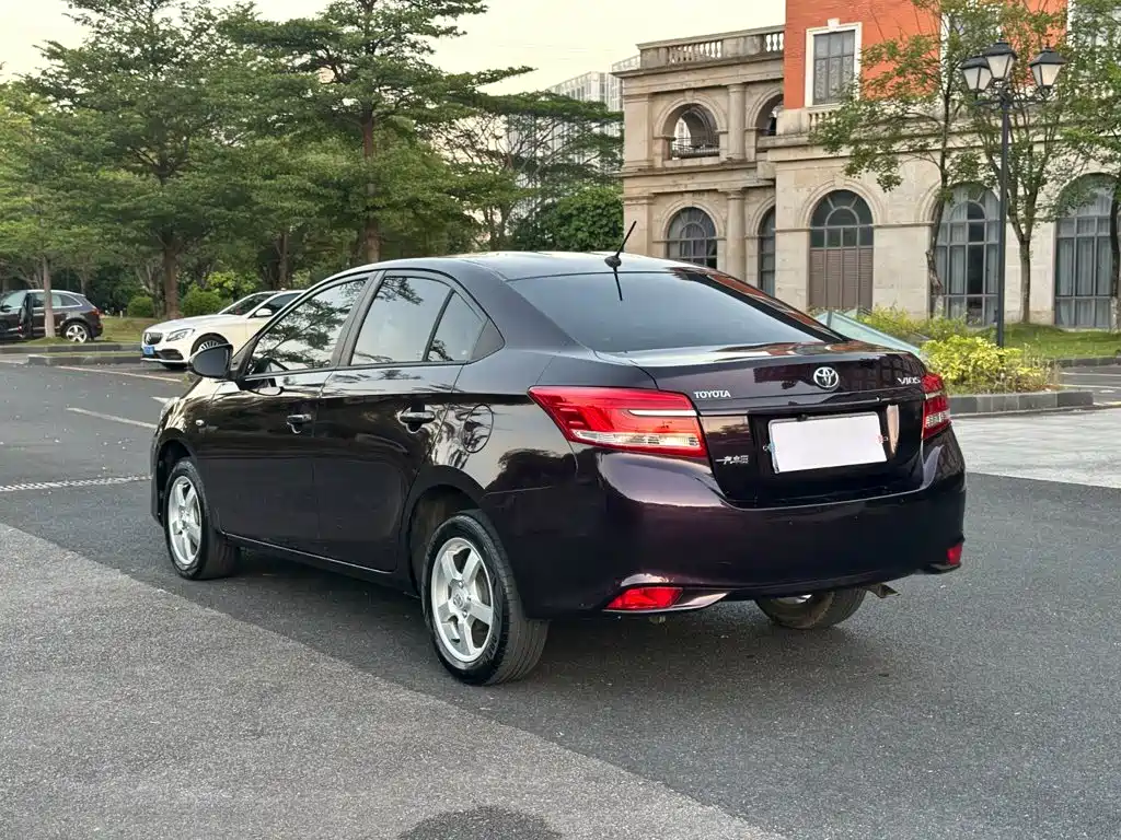 Toyota Vios — фото 14