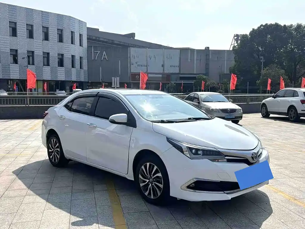 Toyota Corolla — фото 3