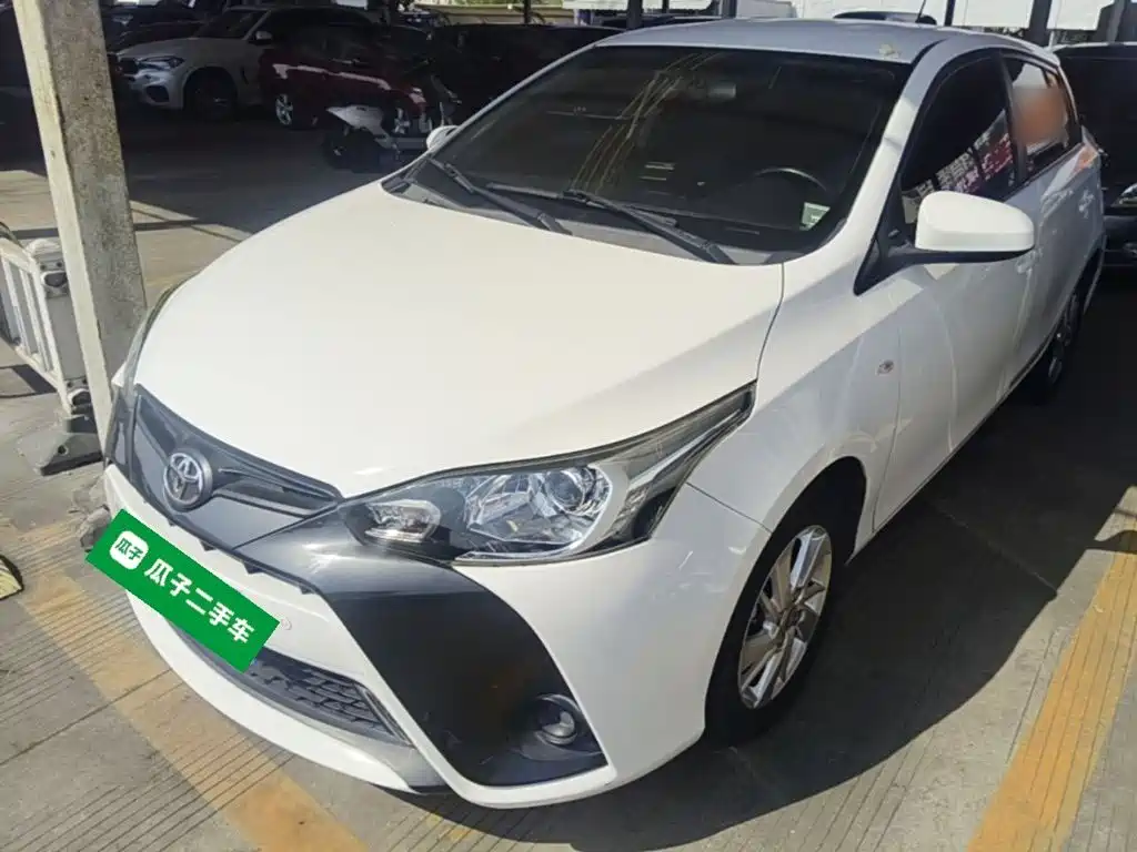Toyota Yaris L — фото 2