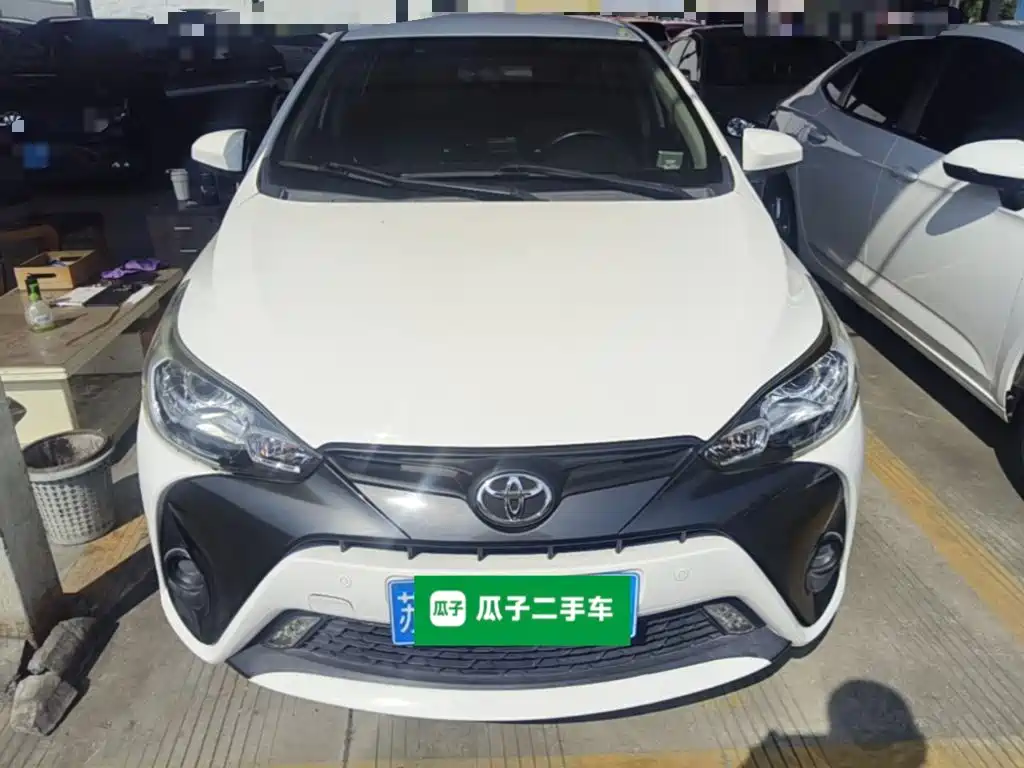 Toyota Yaris L — фото 3