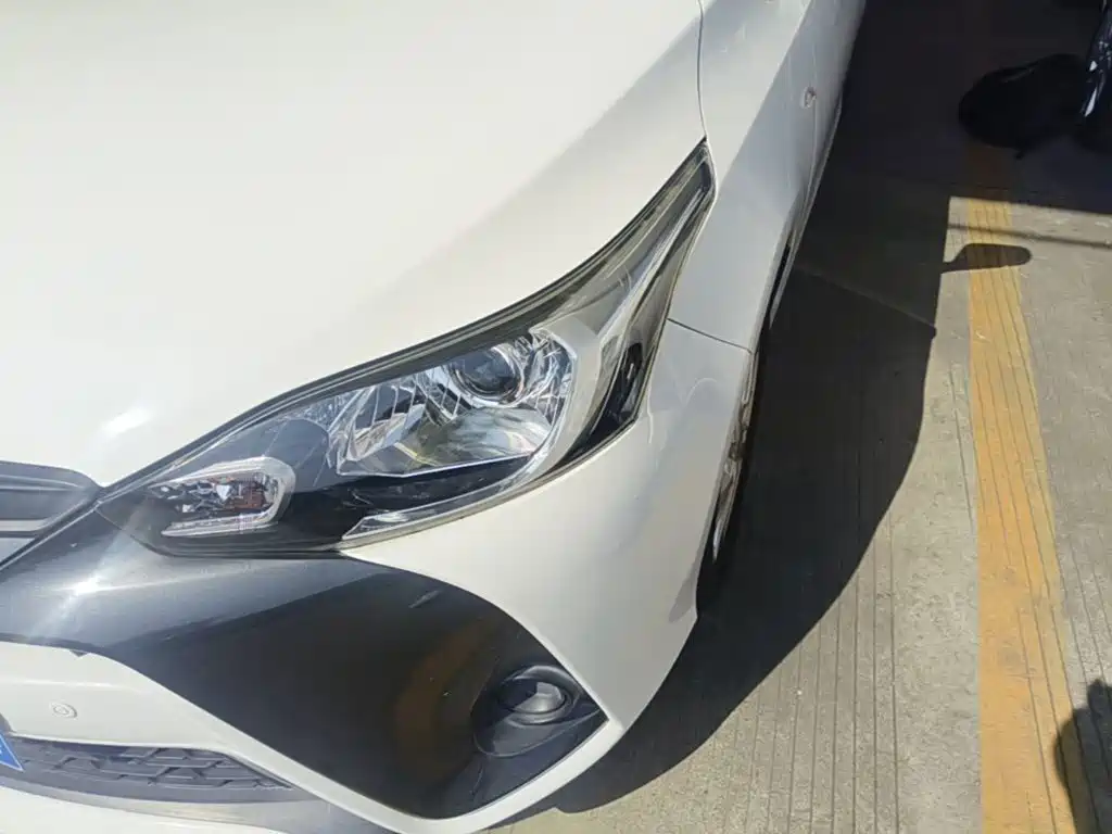 Toyota Yaris L — фото 24
